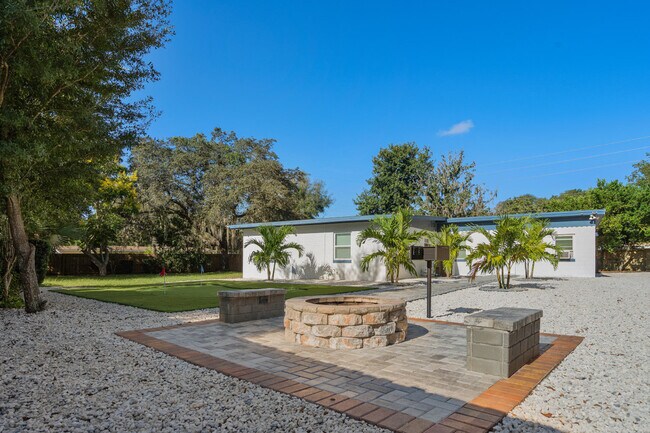 Building Photo - 4255 Wee St