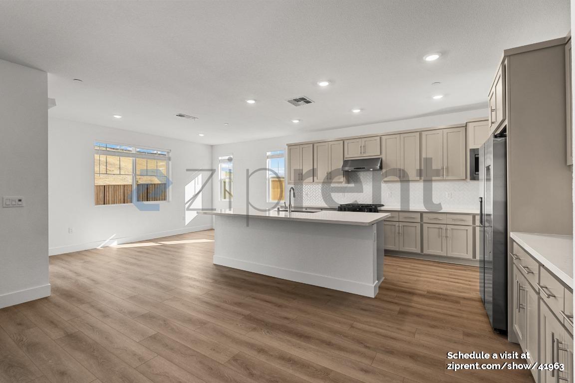 Building Photo - 7813 Lamplight Ct