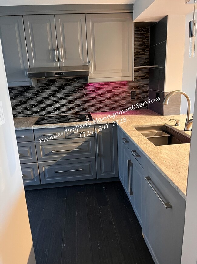 Building Photo - 208 Bonnie Brae Dr