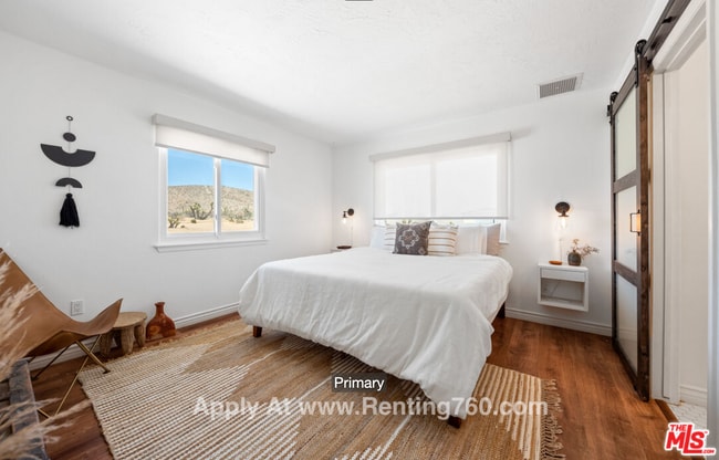 Building Photo - Updated 3 Bed 2 Bath Home on 2.5 Fenced In Acres with paid SOLAR PANELS!!