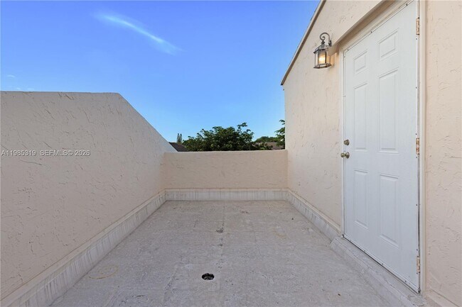 Building Photo - 1758 W 58th St