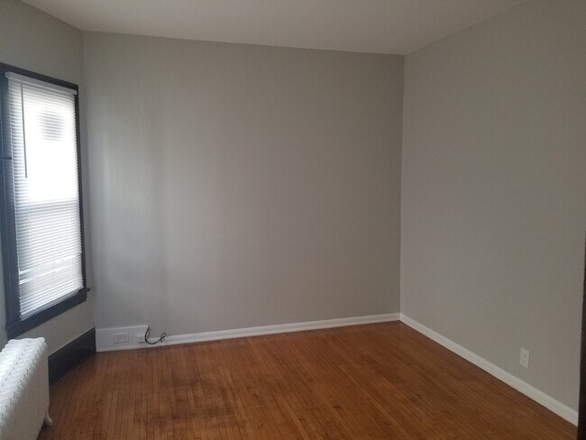 BR1 - 1507 E 22nd St