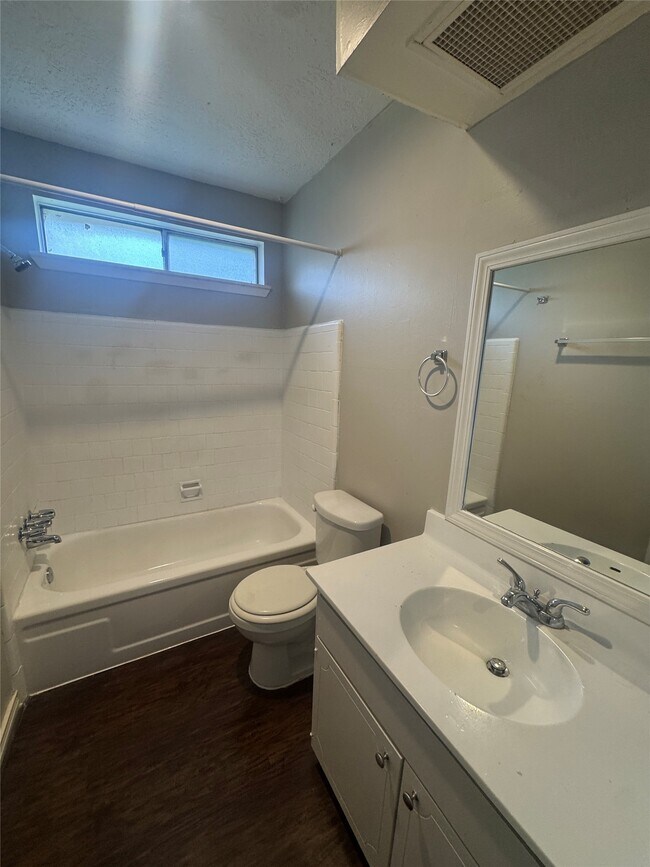 Building Photo - 23139 Lestergate Dr