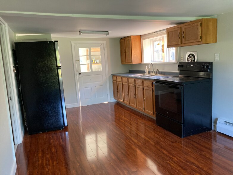 Building Photo - 389 Weinsteiger Rd