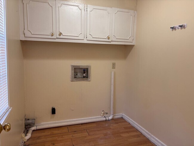 Building Photo - 1203 Greenbriar St
