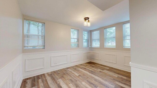 Building Photo - 1379 Roosevelt Pl