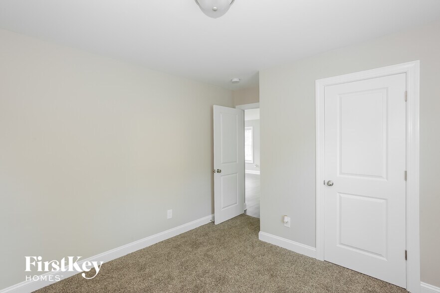 Building Photo - 780 Cherrywood St