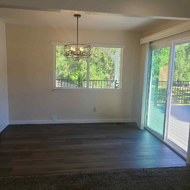 Building Photo - Energy-Efficient & Stylish Sonora Home wit...