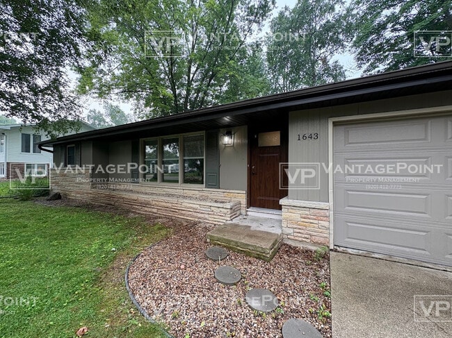 Building Photo - 1643 Birchwood Dr