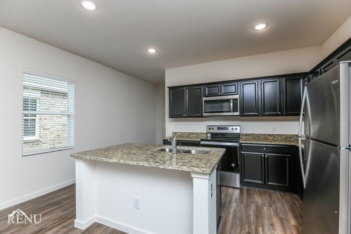 Building Photo - 6011 Mojave Dr