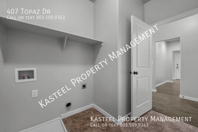 Building Photo - 407 Topaz Dr