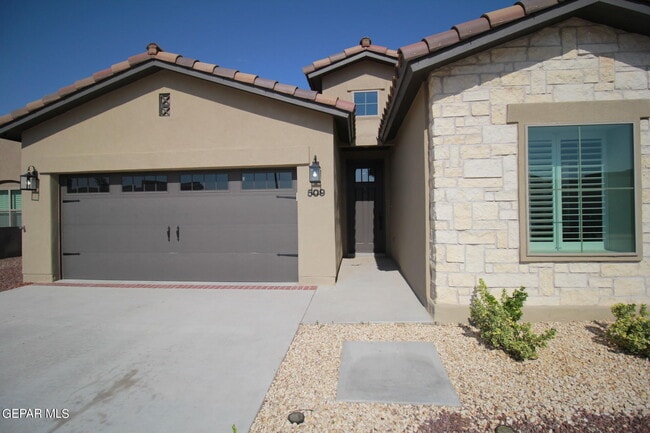 Building Photo - 509 Cedarwood Ave