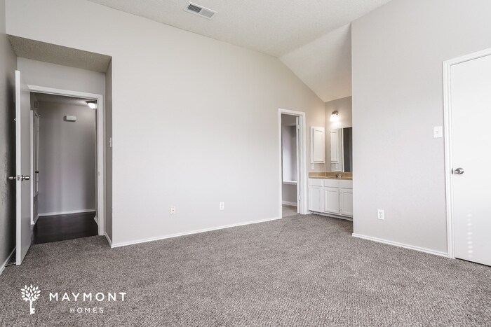 Building Photo - 827 Bentle Ct