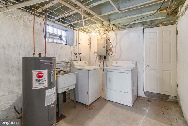 Building Photo - 1929 W Sparks St