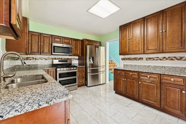 Building Photo - 3836 W Estes Ave