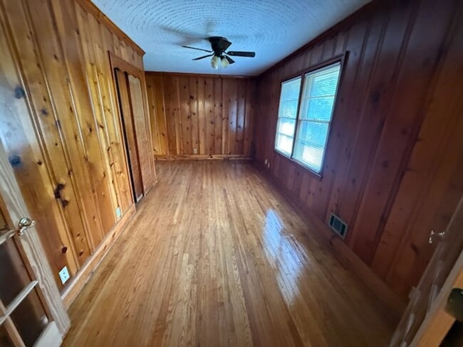 Building Photo - 1235 Evergreen Avenue