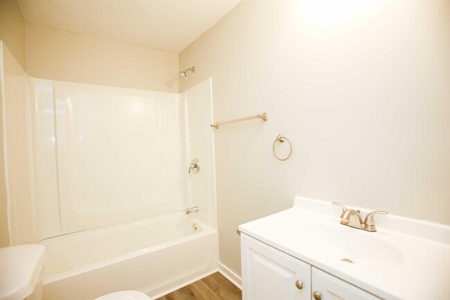 Building Photo - 514 Pollock St