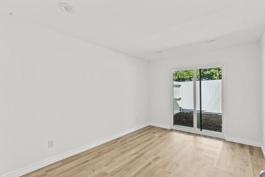 Building Photo - 3668 2nd Ave