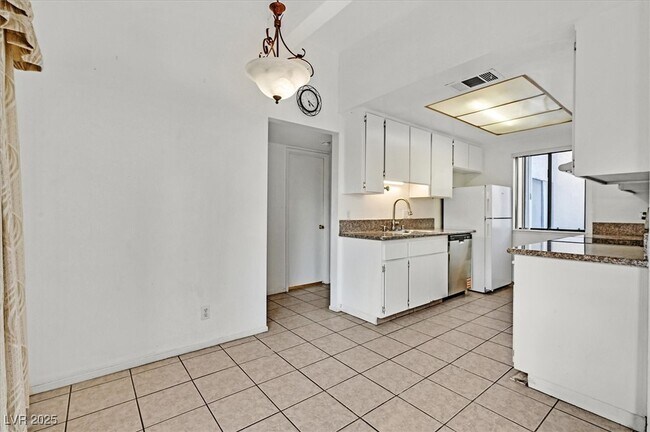 Building Photo - 4320 Gannet Cir