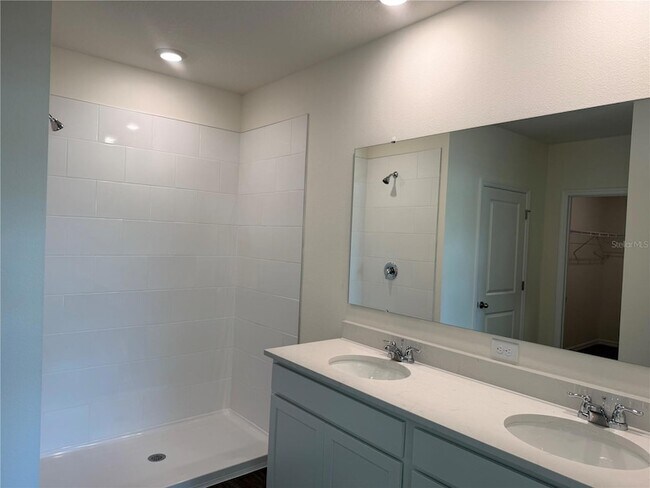 Building Photo - 1043 Morfontaine St