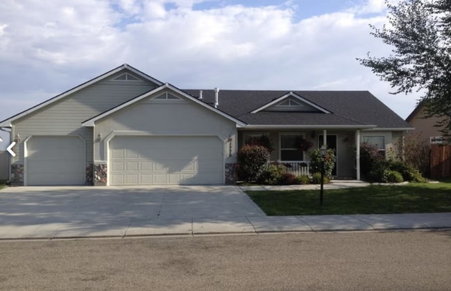 Primary Photo - 1770 W Bellagio Dr