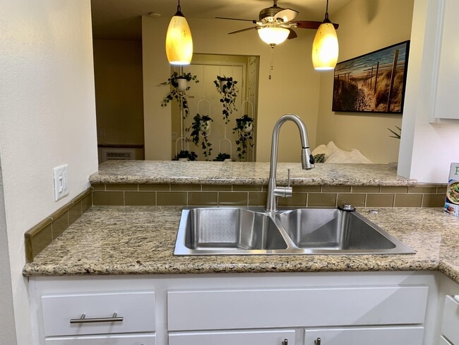 Building Photo - 7948 Mission Center Ct