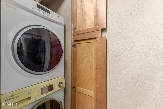 Building Photo - 5995 N 78th St