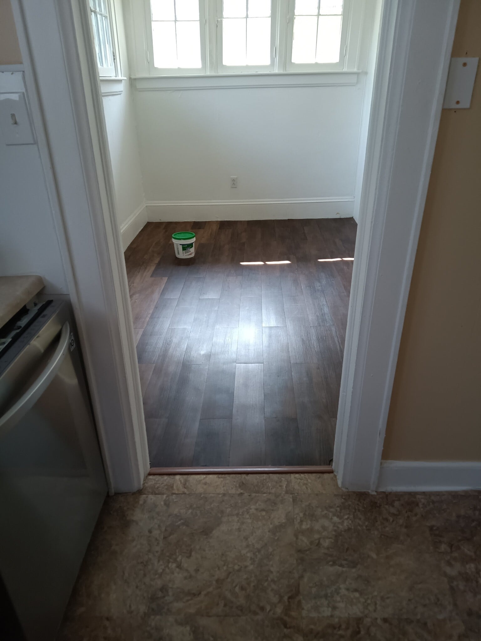 Building Photo - 1552 Lewis St