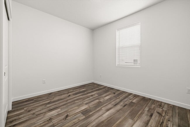 Building Photo - BRAND NEW Stunning 4-Bed, 3-Bath Townhome That Feels Like a Detached House