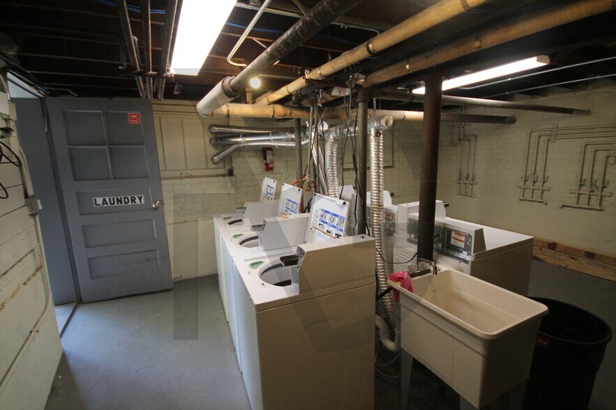 Building Photo - 2329 N Rockwell St