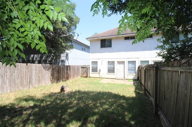 Building Photo - 9702 Nightjar Dr