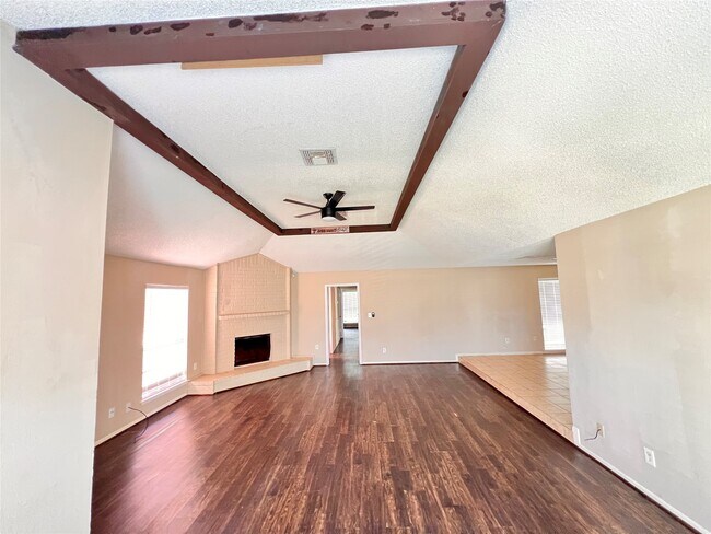 Building Photo - 6331 Pouter Dr