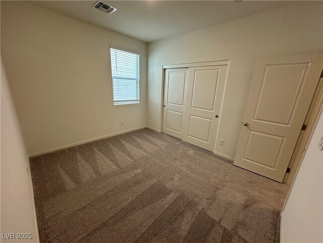 Building Photo - 5548 Hill Spire St