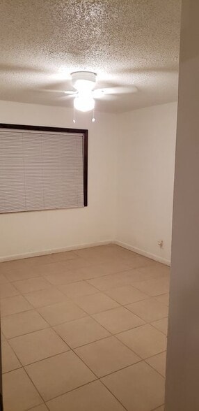 Building Photo - 5704 NW 28th St