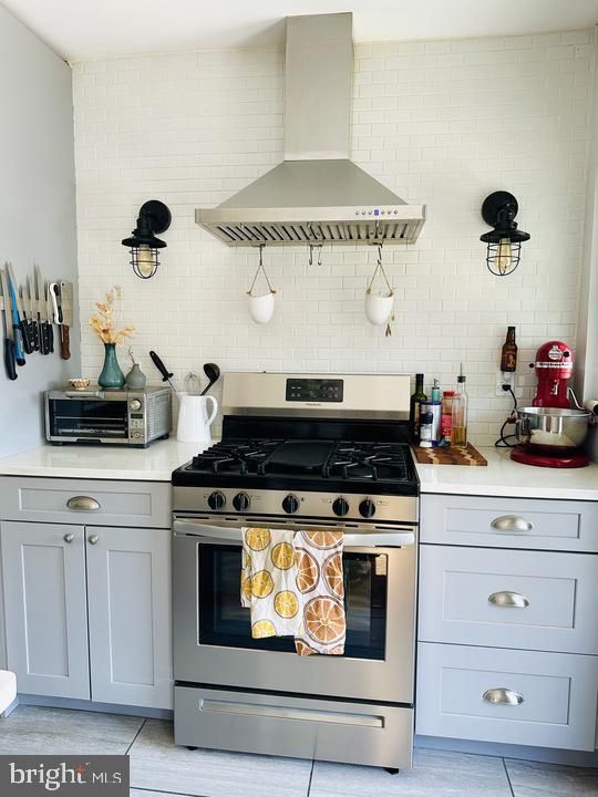 Building Photo - 1911 D St NE