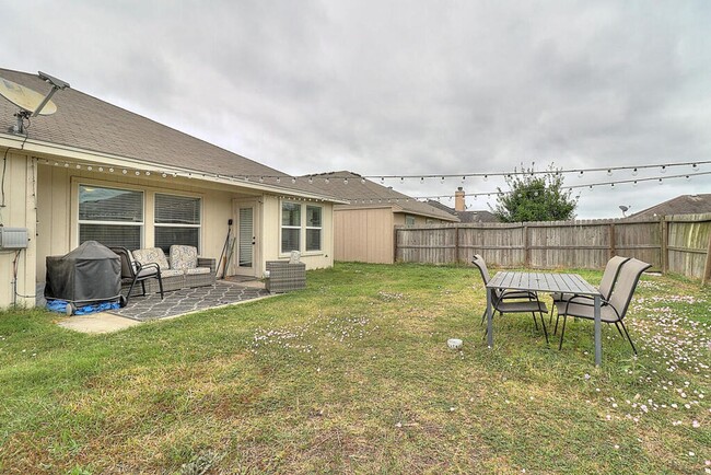 Building Photo - 3033 Alta Gigonella St