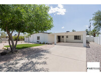 Building Photo - Fully-Furnished 4/3  Scottsdale Retreat wi...