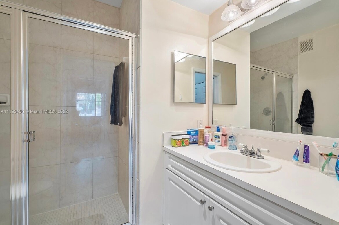 Building Photo - 6851 SW 44th St