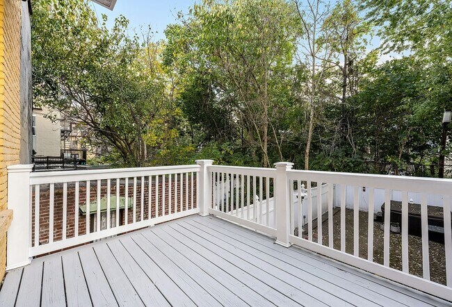 Building Photo - 908 Sterling Pl