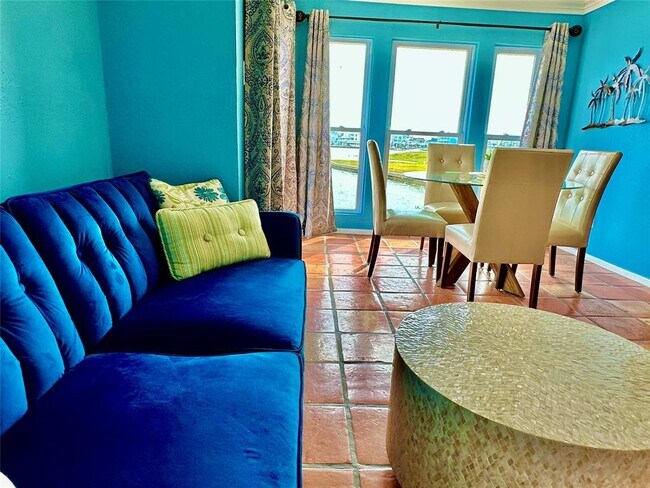 Building Photo - 500 Tiki Dr