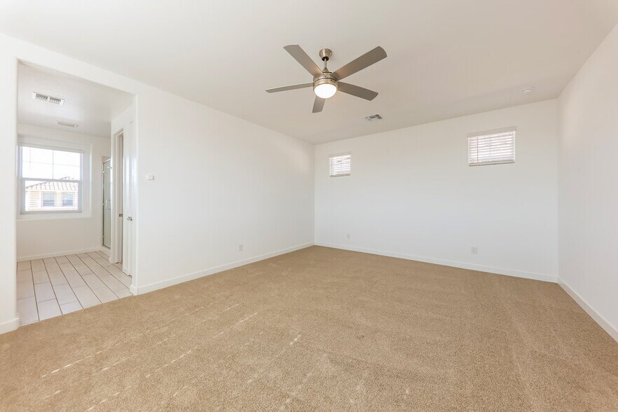 Building Photo - 16378 W Weeping Willow Rd
