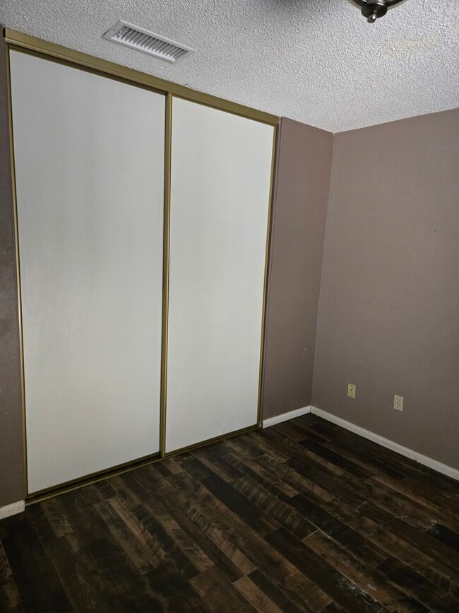 Building Photo - 414 E Evans St