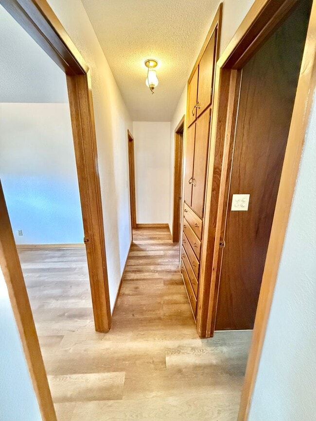 Building Photo - 4 Bedroom - 2 Bath Ranch Style Home with 2 car attached garage in Loveland, Colorado