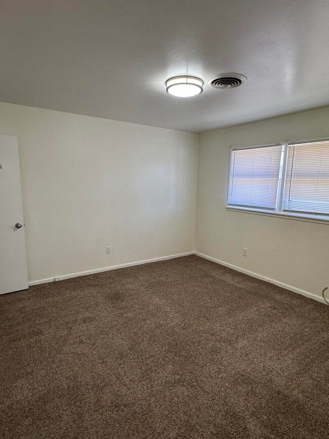 Building Photo - 2418 46th St