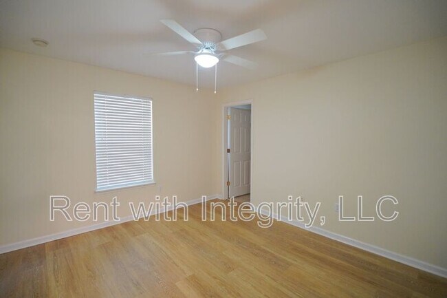 Building Photo - 4434 Gearhart Rd