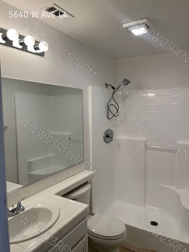 Building Photo - 5640 W Ave L4