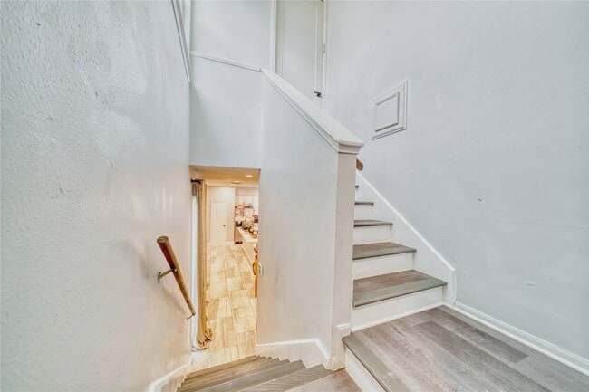 Building Photo - 7606 Portal Dr