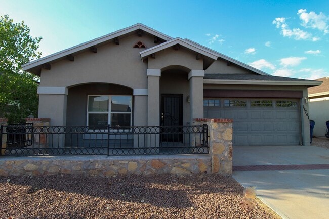 Primary Photo - 12741 Tre Maximiliano Ave