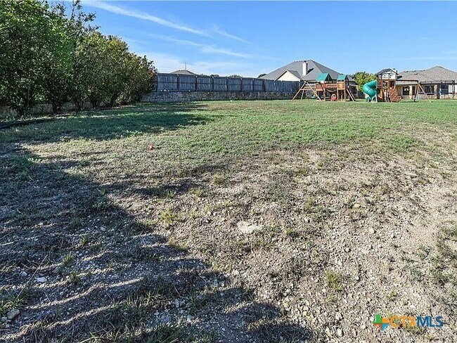 Building Photo - 4910 Bronze Dr