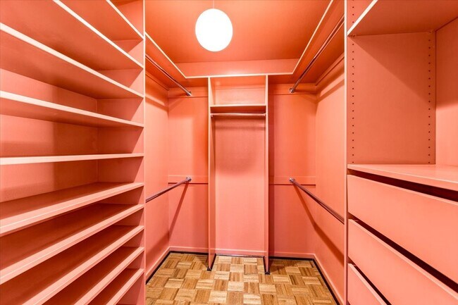 Building Photo - 1310 Harbor View Dr